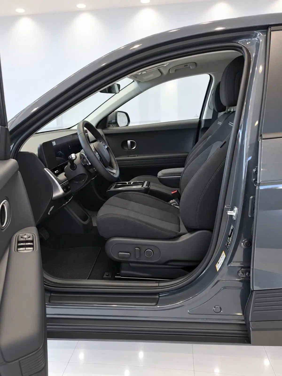 Hyundai Ioniq 5 nuova a Ferrara (7)
