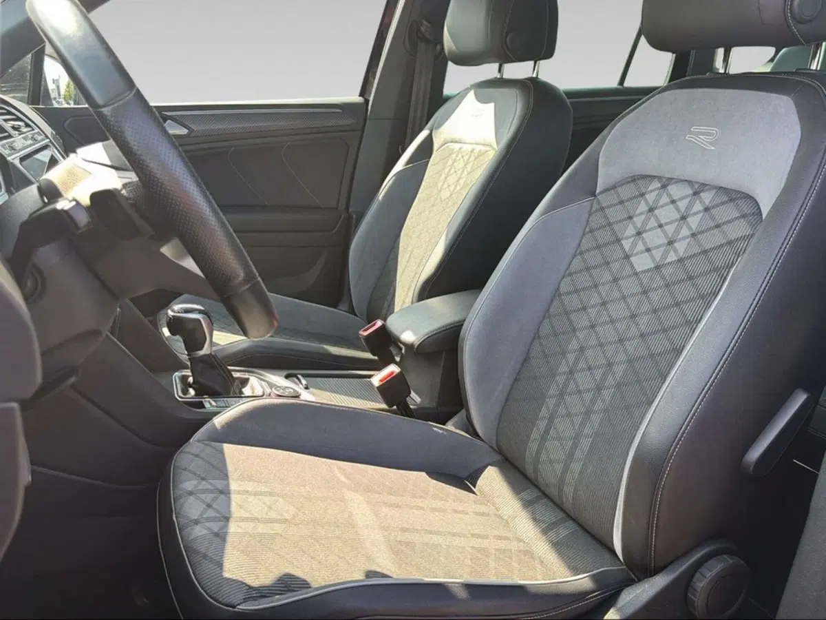 Volkswagen Tiguan usata a Livorno (11)