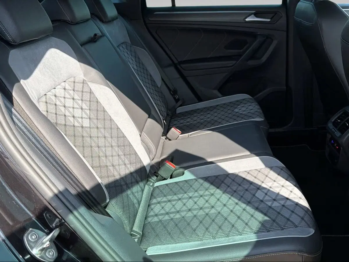 Volkswagen Tiguan usata a Livorno (12)