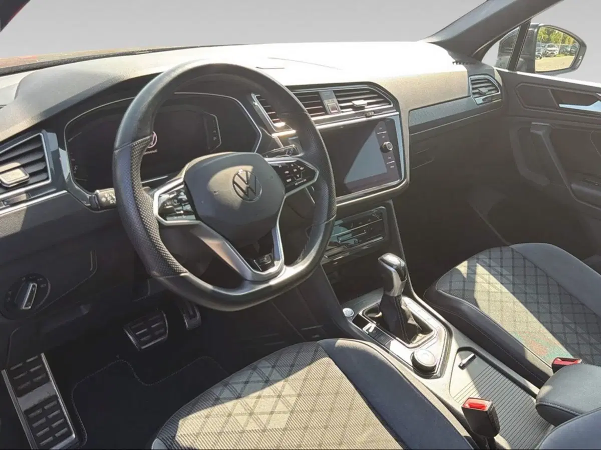 Volkswagen Tiguan usata a Livorno (14)