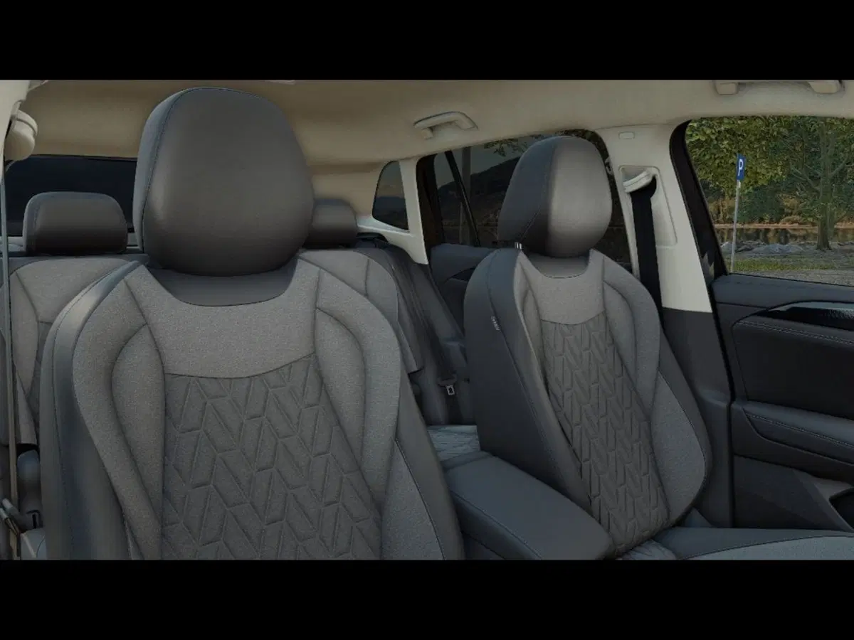 Volkswagen Tiguan nuova a Livorno (5)