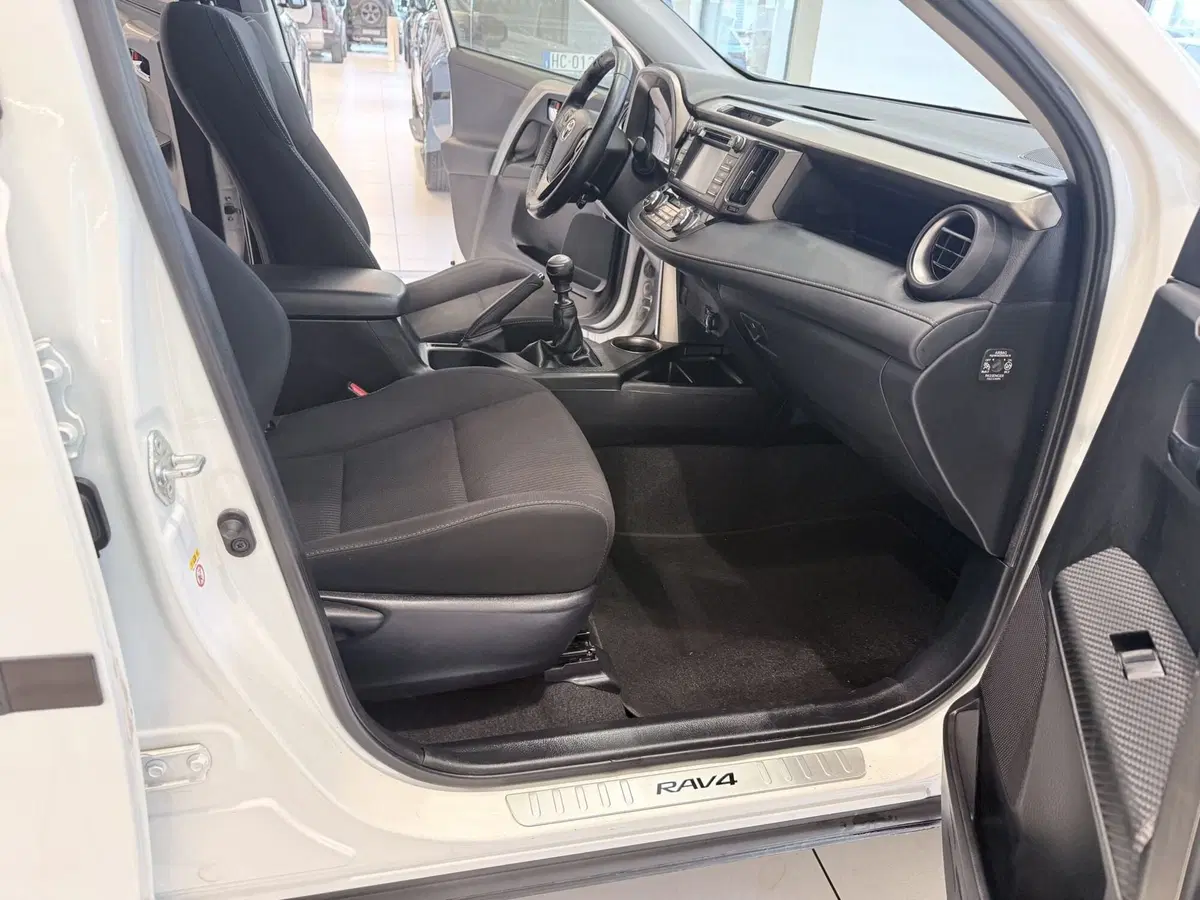 Toyota Rav4 usata a Latina (11)