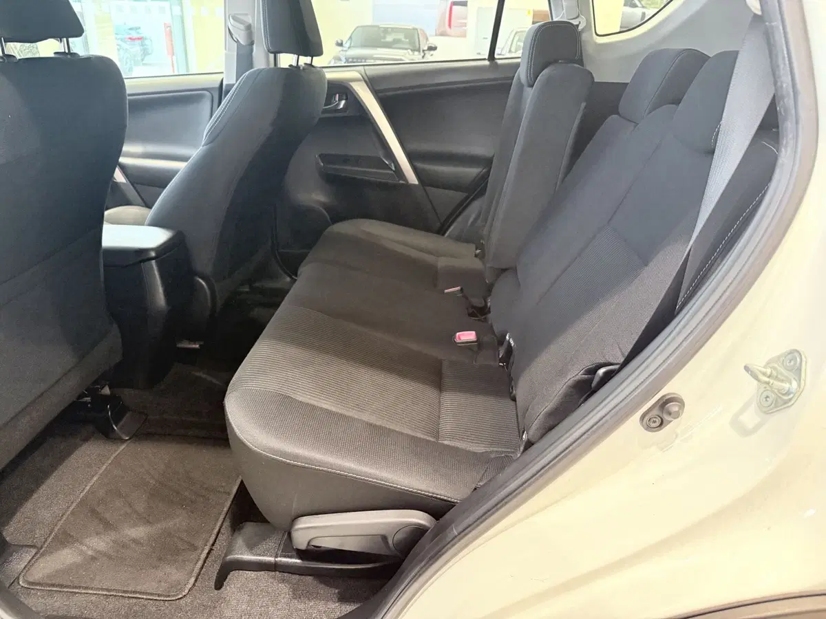 Toyota Rav4 usata a Latina (12)