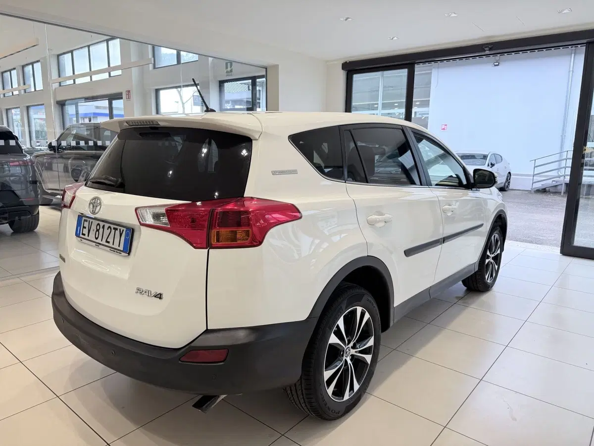 Toyota Rav4 usata a Latina (4)