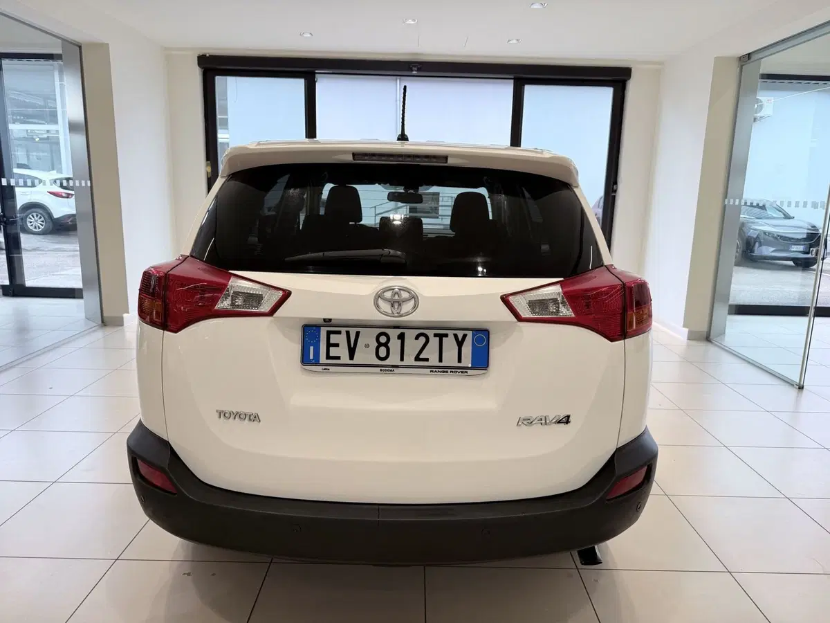 Toyota Rav4 usata a Latina (6)