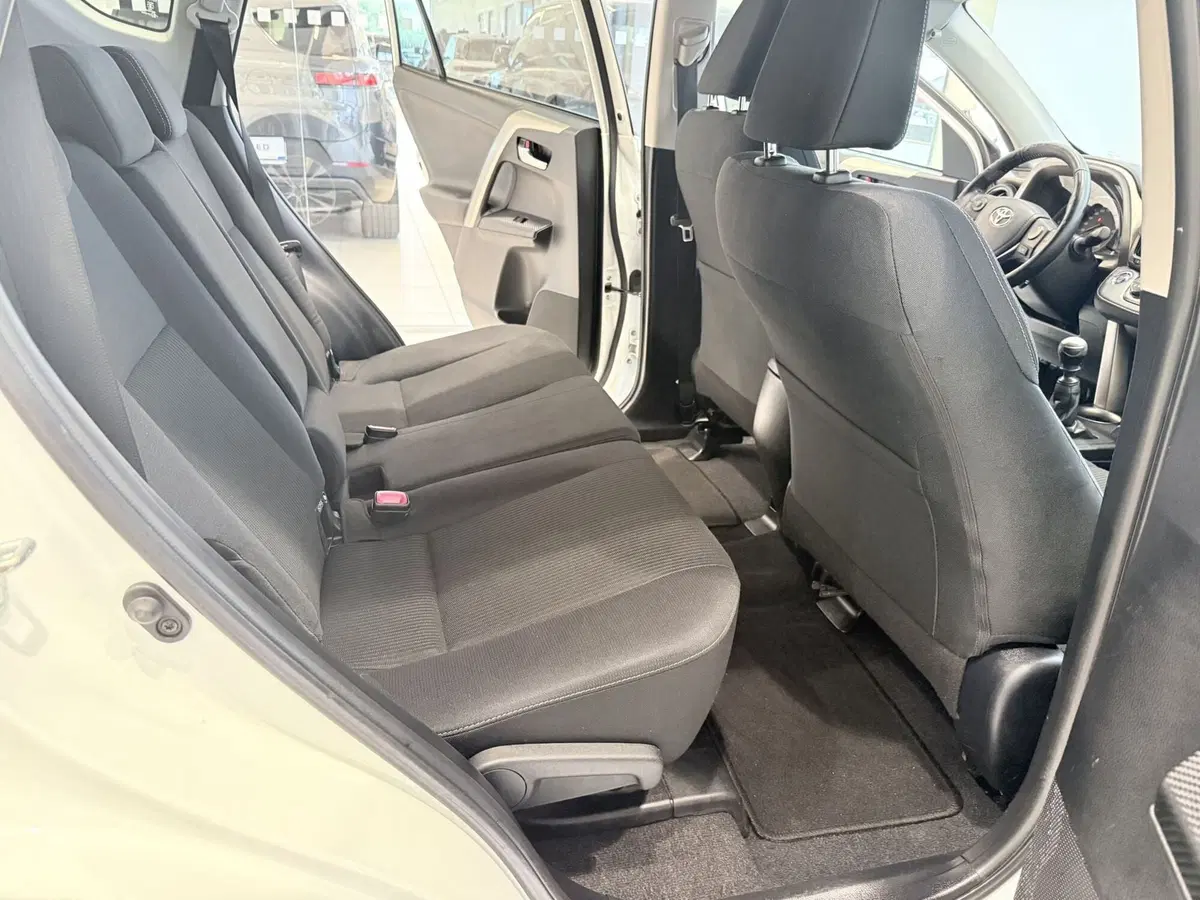 Toyota Rav4 usata a Latina (9)