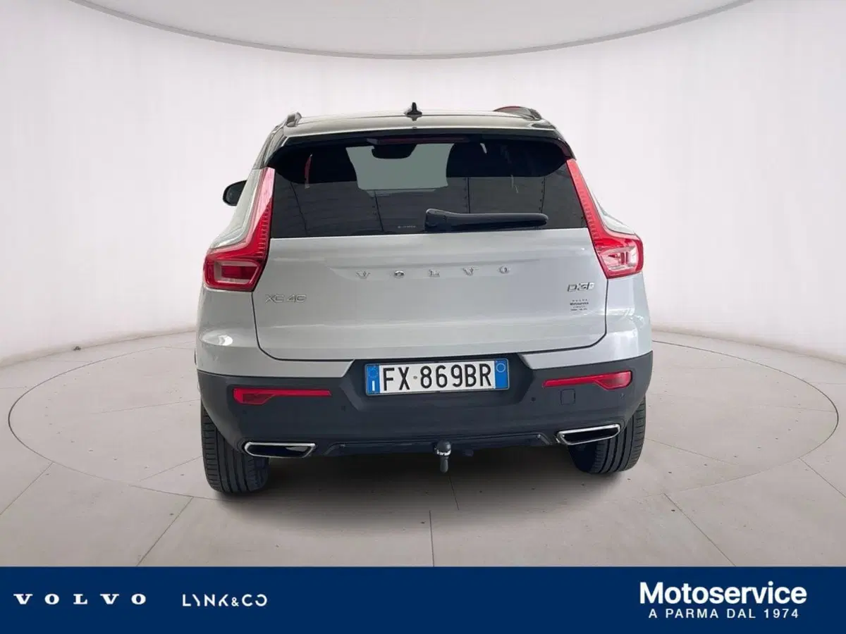 Volvo XC40 usata a Parma (11)