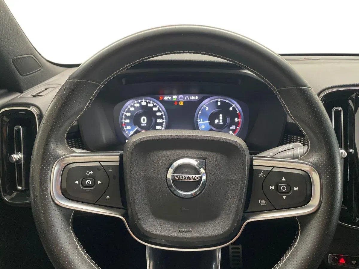 Volvo XC40 usata a Parma (12)