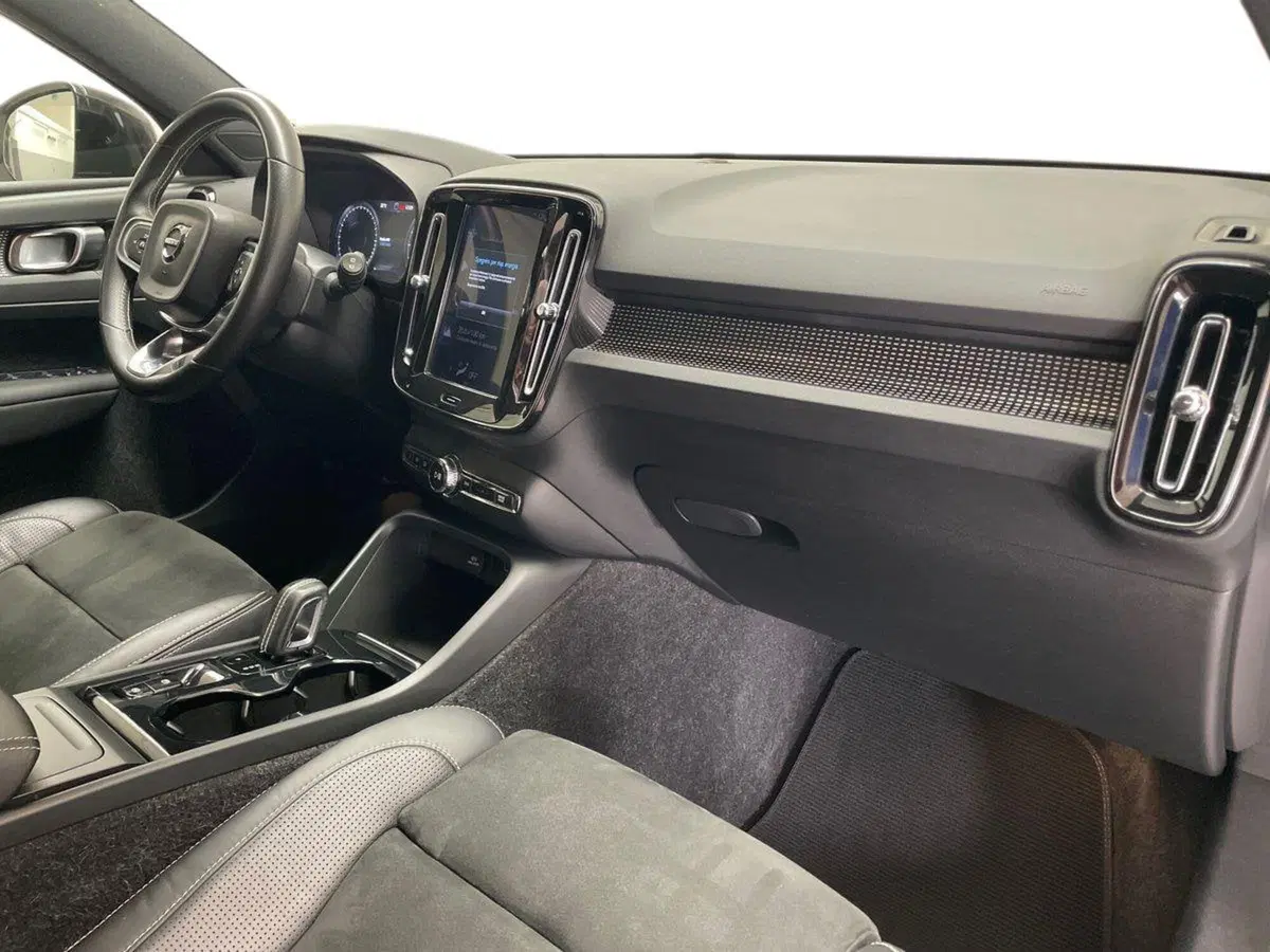 Volvo XC40 usata a Parma (5)