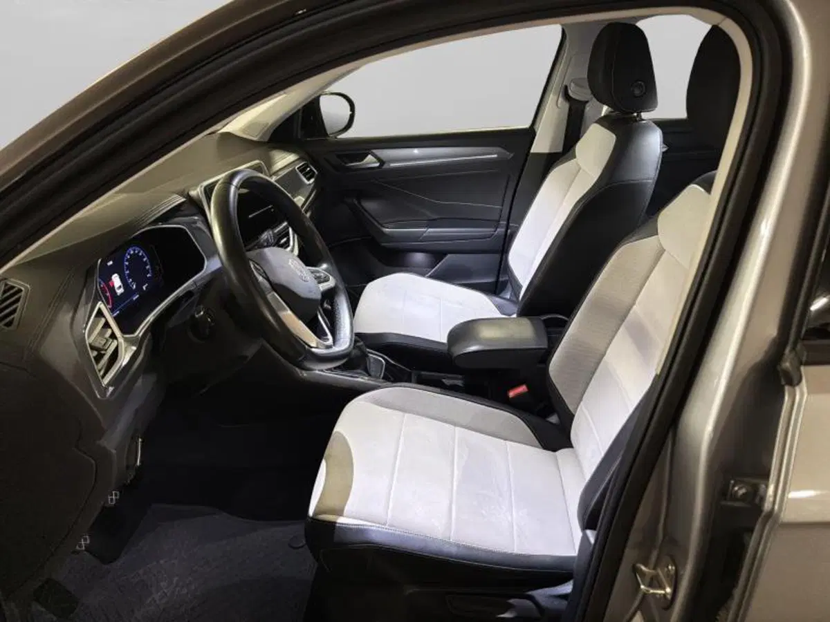 Volkswagen T-Roc usata a Genova (9)