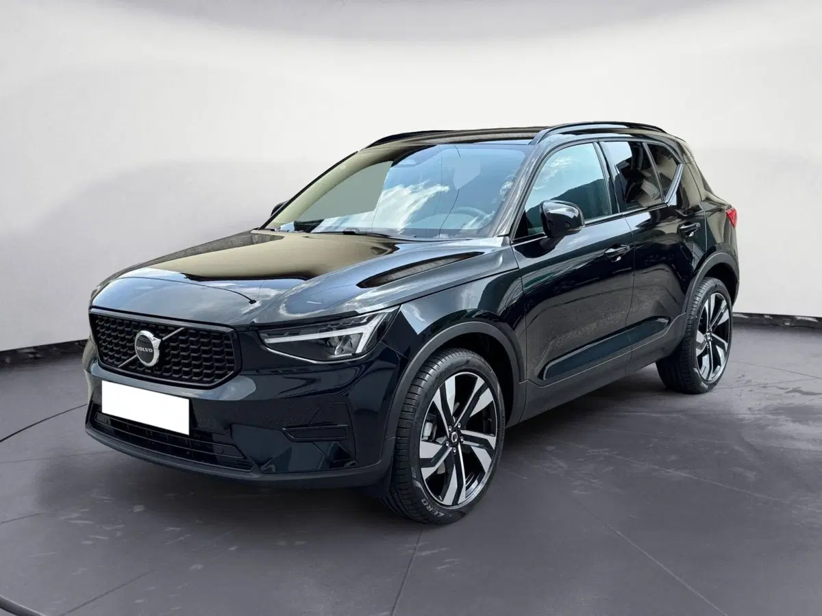 Volvo XC40 nuova a Como