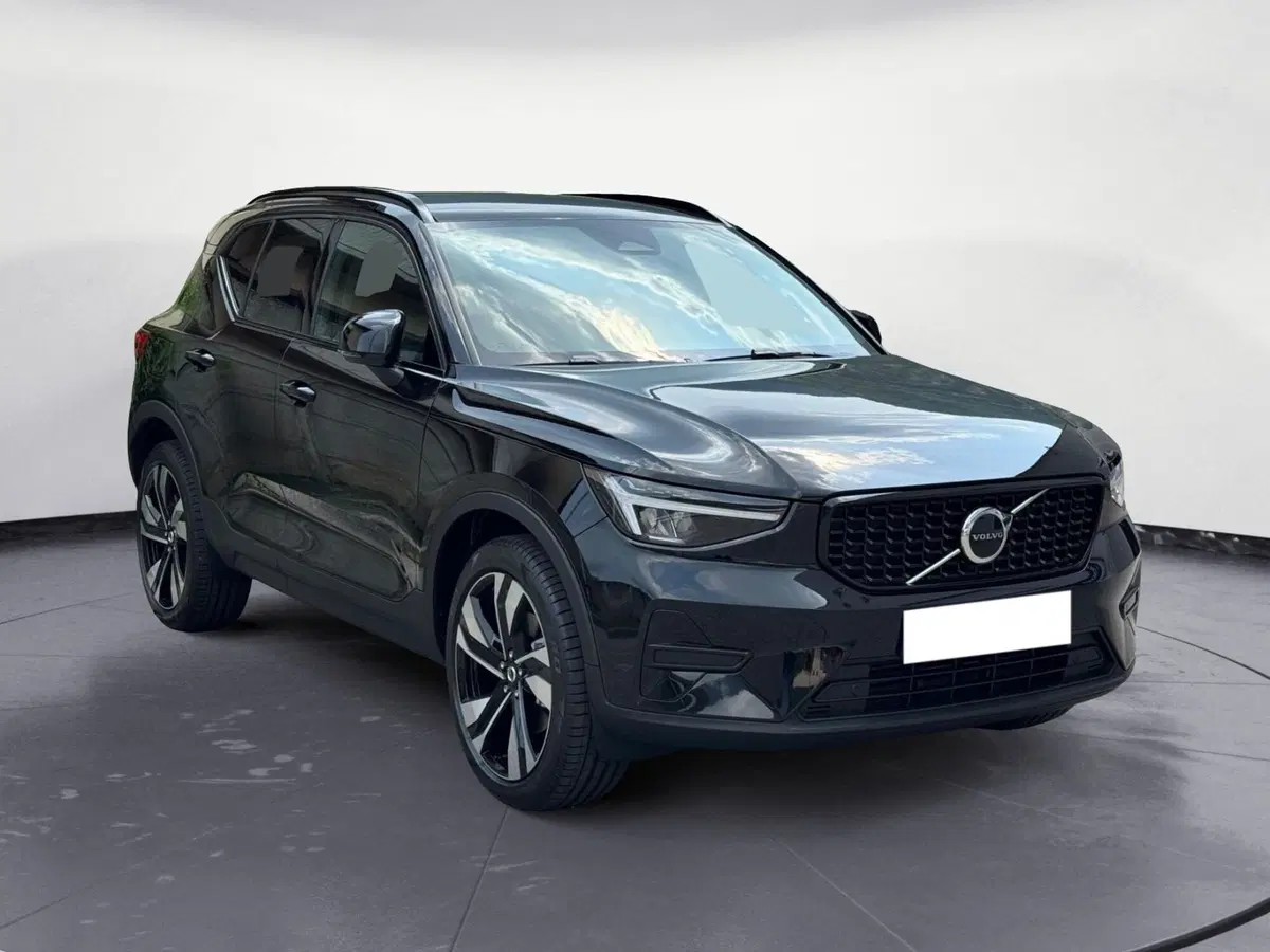Volvo XC40 nuova a Como (3)