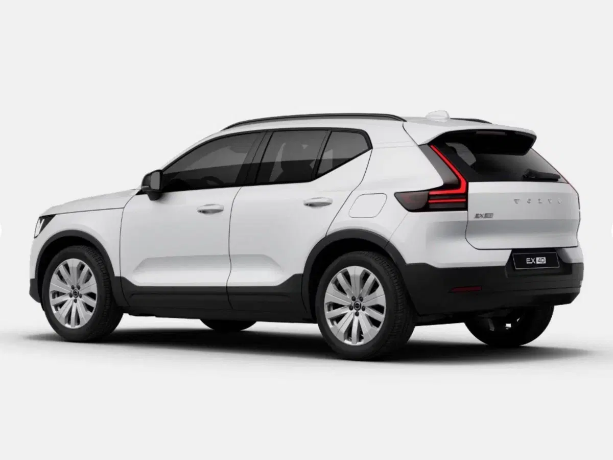 Volvo EX40 nuova a Como (5)