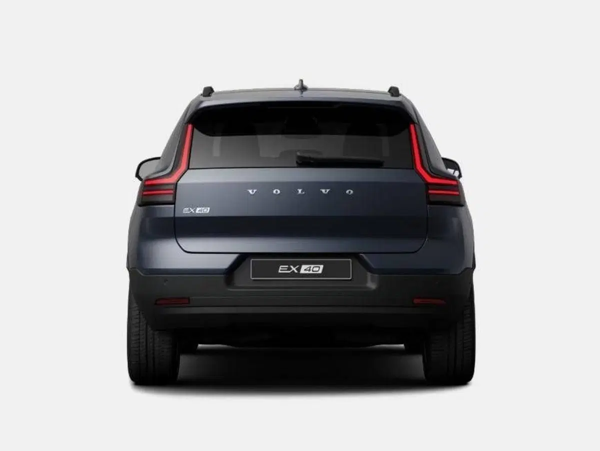 Volvo EX40 nuova a Como (4)