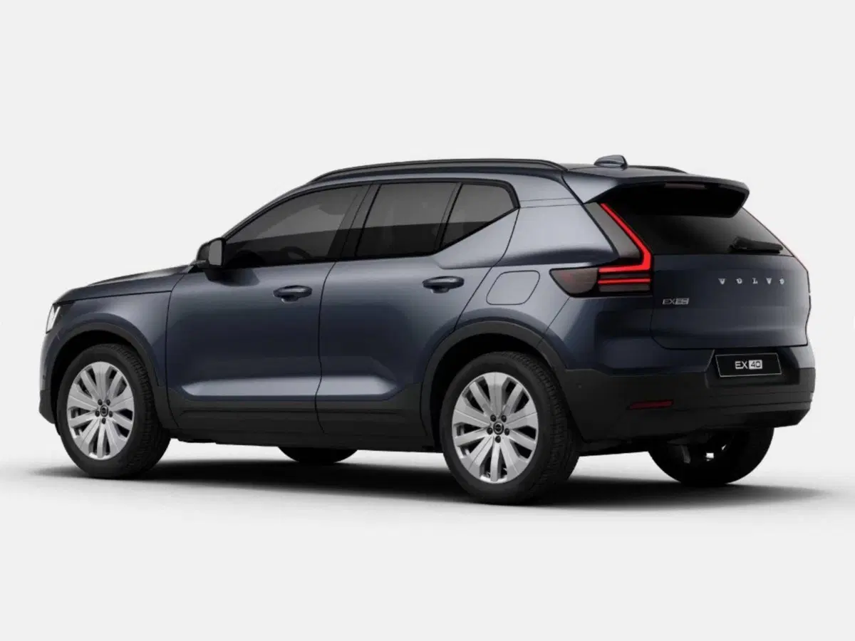 Volvo EX40 nuova a Como (5)