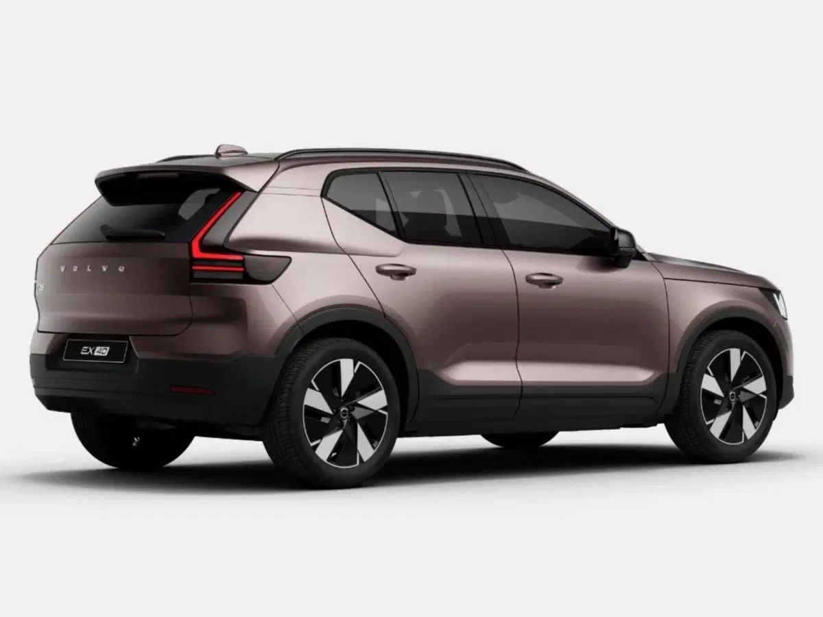 Volvo EX40 nuova a Como (4)