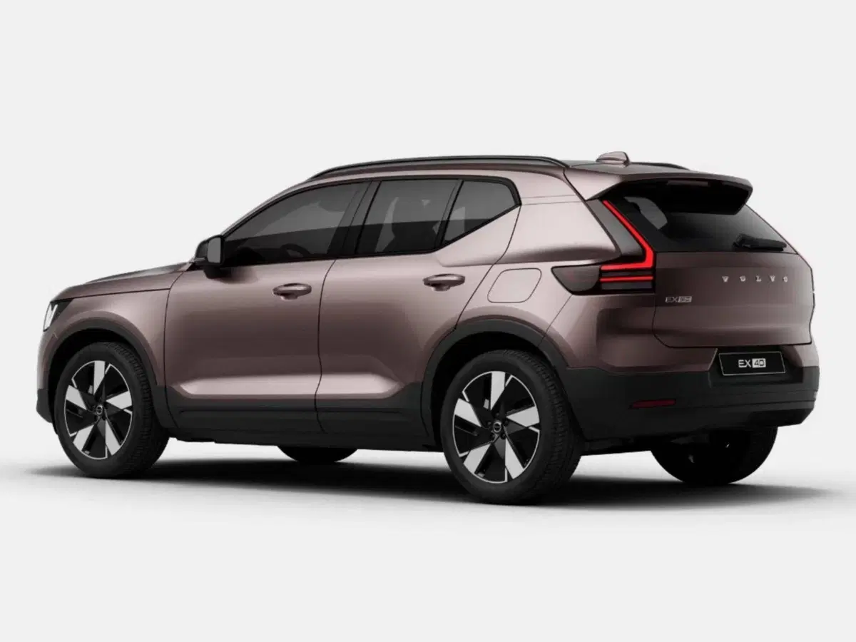 Volvo EX40 nuova a Como (6)