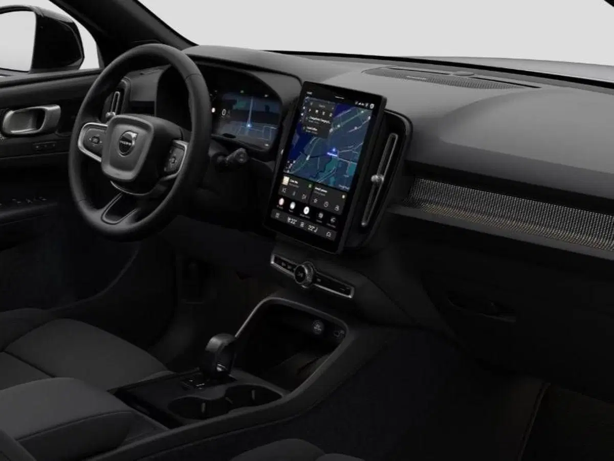 Volvo EX40 nuova a Como (8)