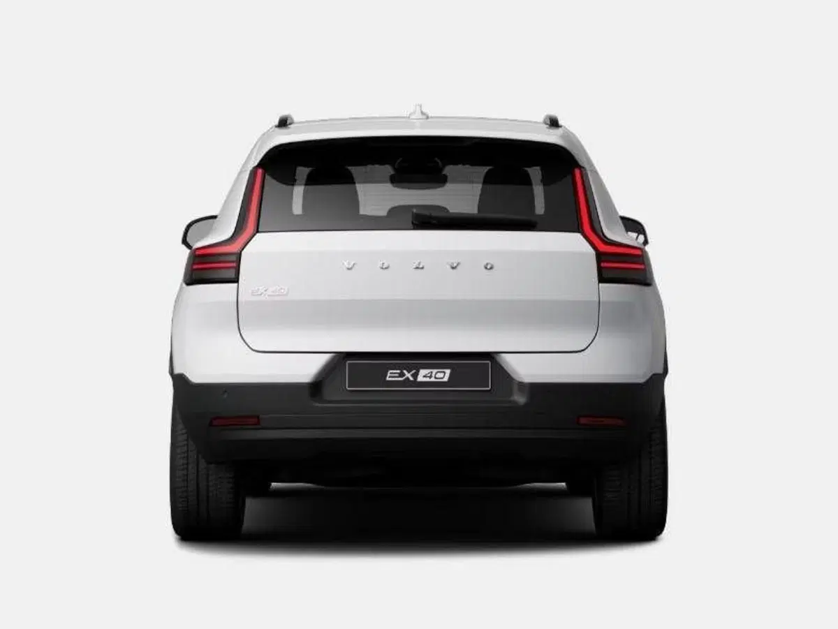 Volvo EX40 nuova a Como (5)