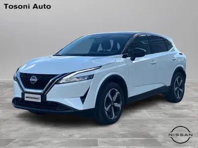 Nissan Qashqai 1.3 mhev N-Connecta 4wd 158cv xtronic del 2023 usata a Siena