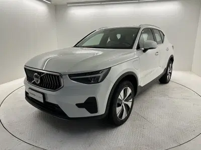 Volvo XC40 T4 Recharge Plug-in Hybrid automatico Plus Bright N1 del 2023 usata a Bergamo