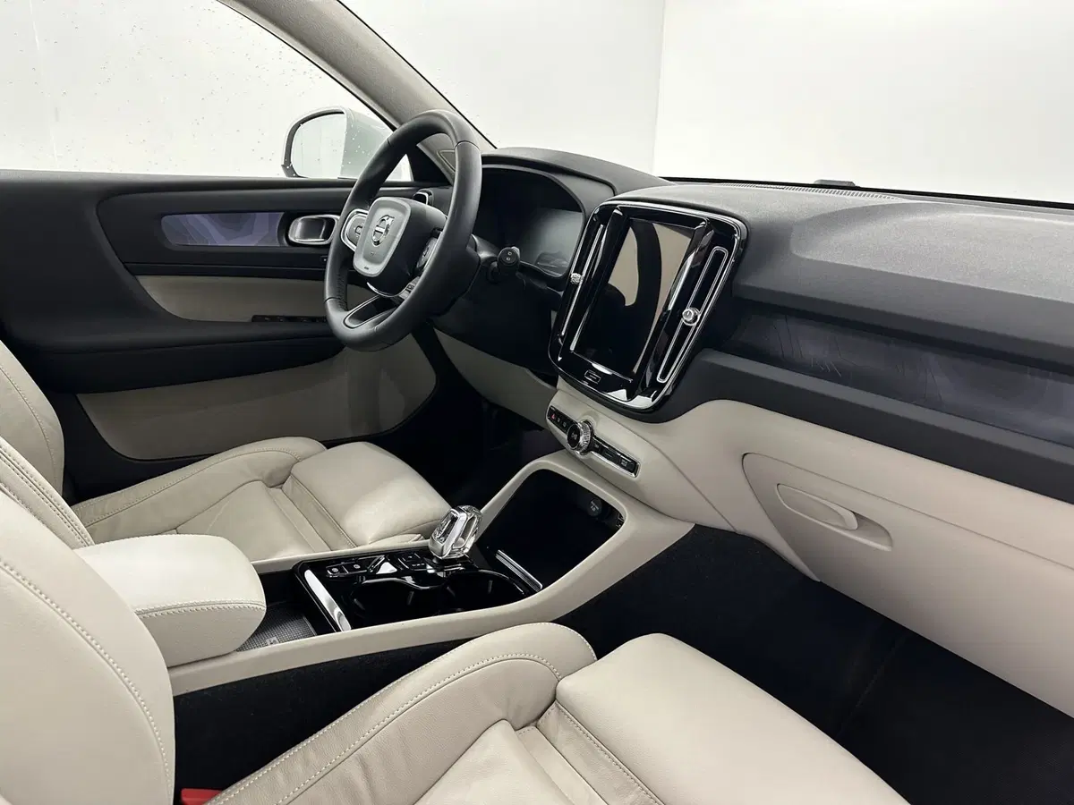 Volvo XC40 usata a Bergamo (12)