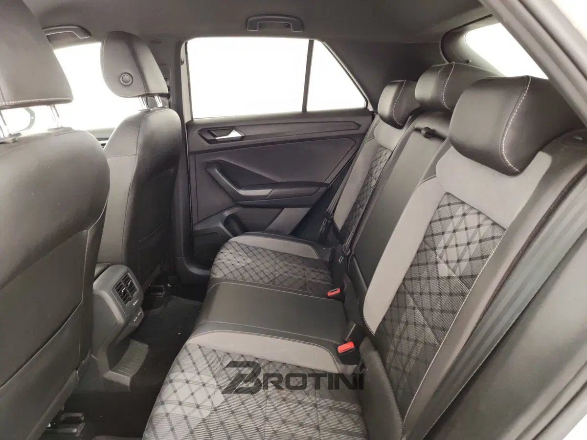 Volkswagen T-Roc usata a La Spezia (10)