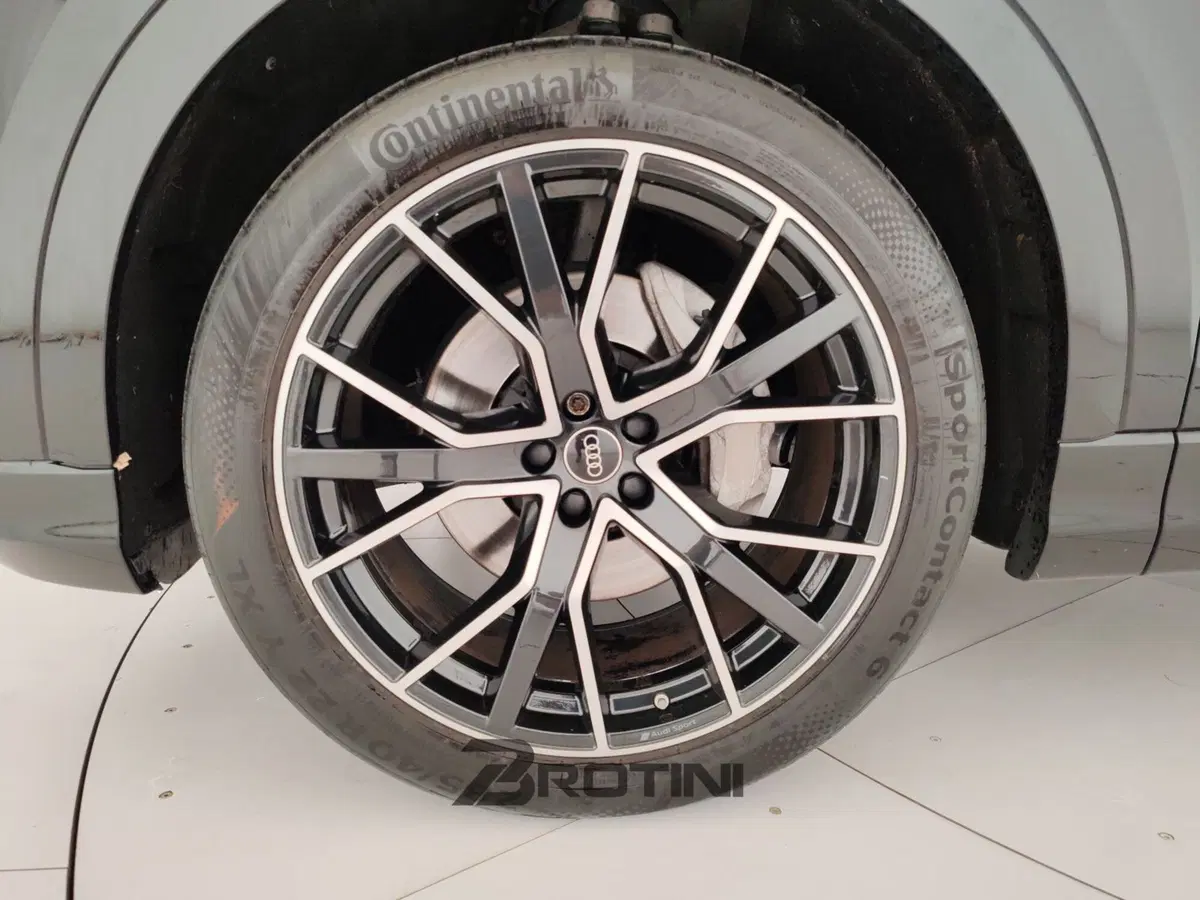 Audi Q8 usata a Massa-Carrara (15)