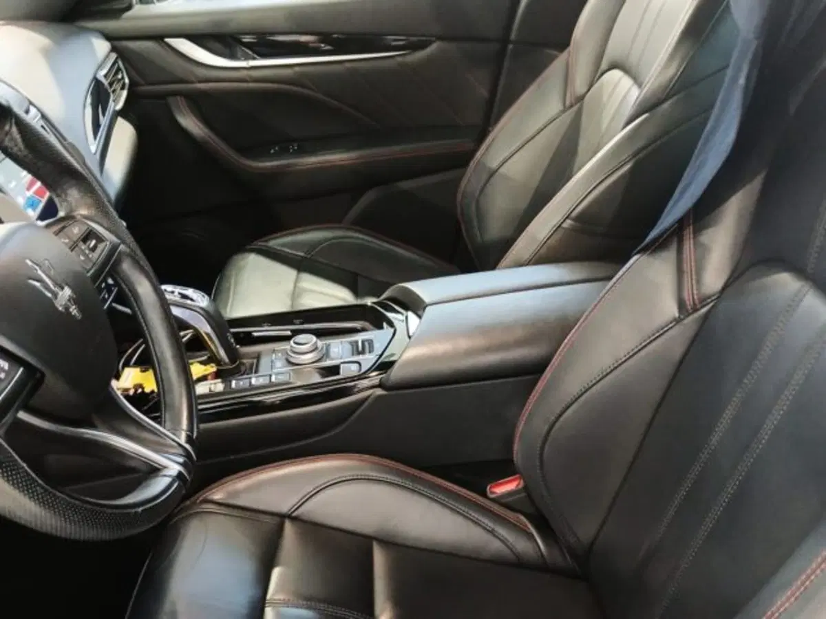 Maserati Levante usata a Livorno (12)