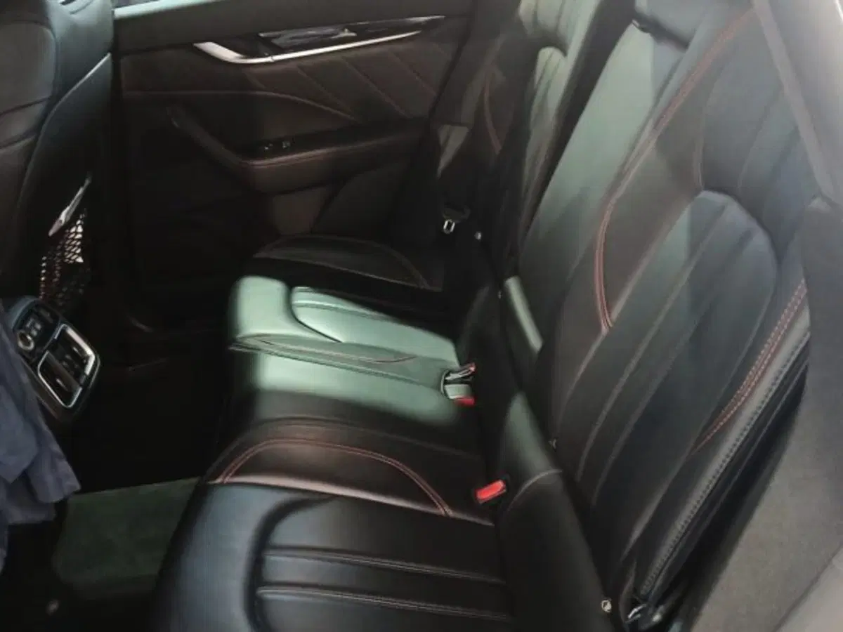 Maserati Levante usata a Livorno (14)