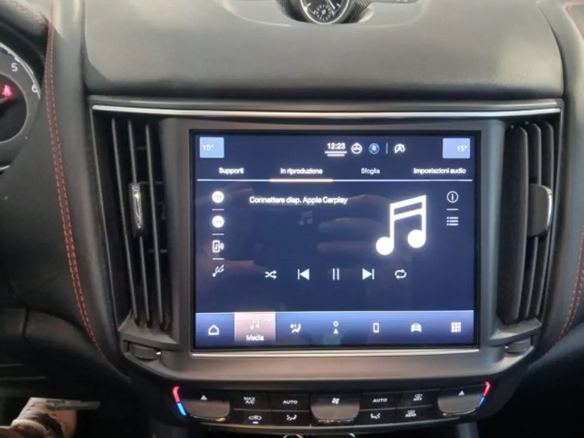 Maserati Levante usata a Livorno (15)
