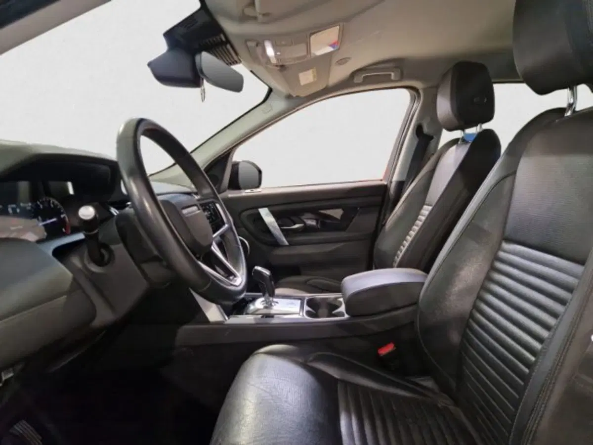 Land Rover Discovery Sport usata a Livorno (14)