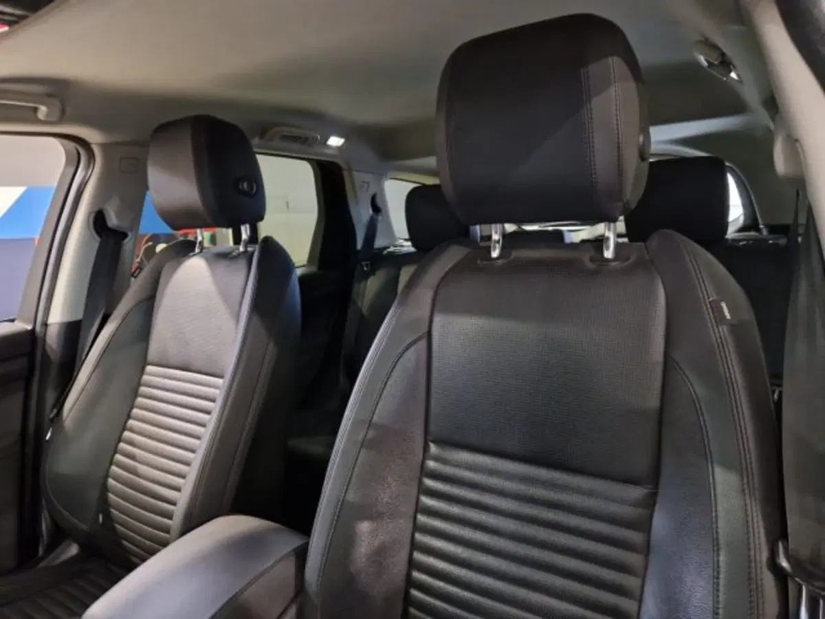 Land Rover Discovery Sport usata a Livorno (15)