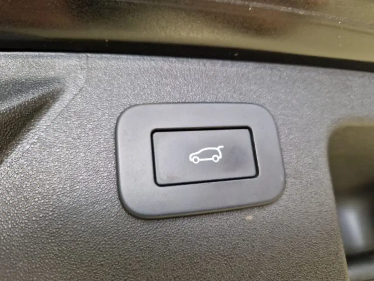 Land Rover Discovery Sport usata a Livorno (19)