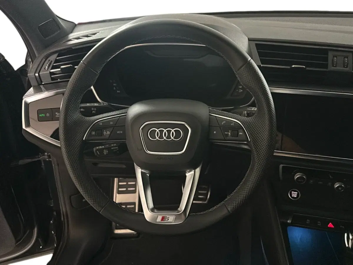Audi Q3 Sportback usata a Napoli (11)