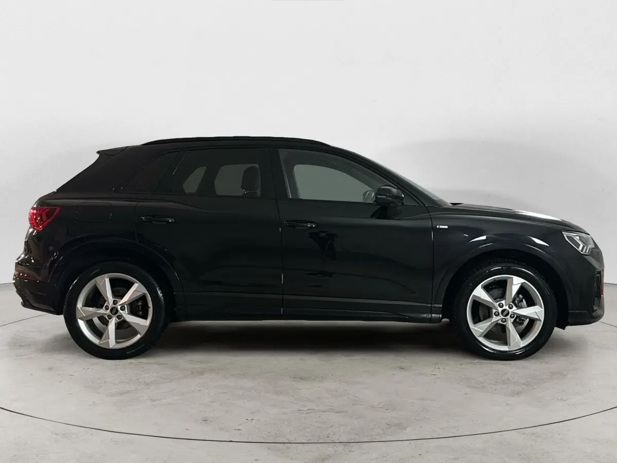 Audi Q3 Sportback usata a Napoli (5)