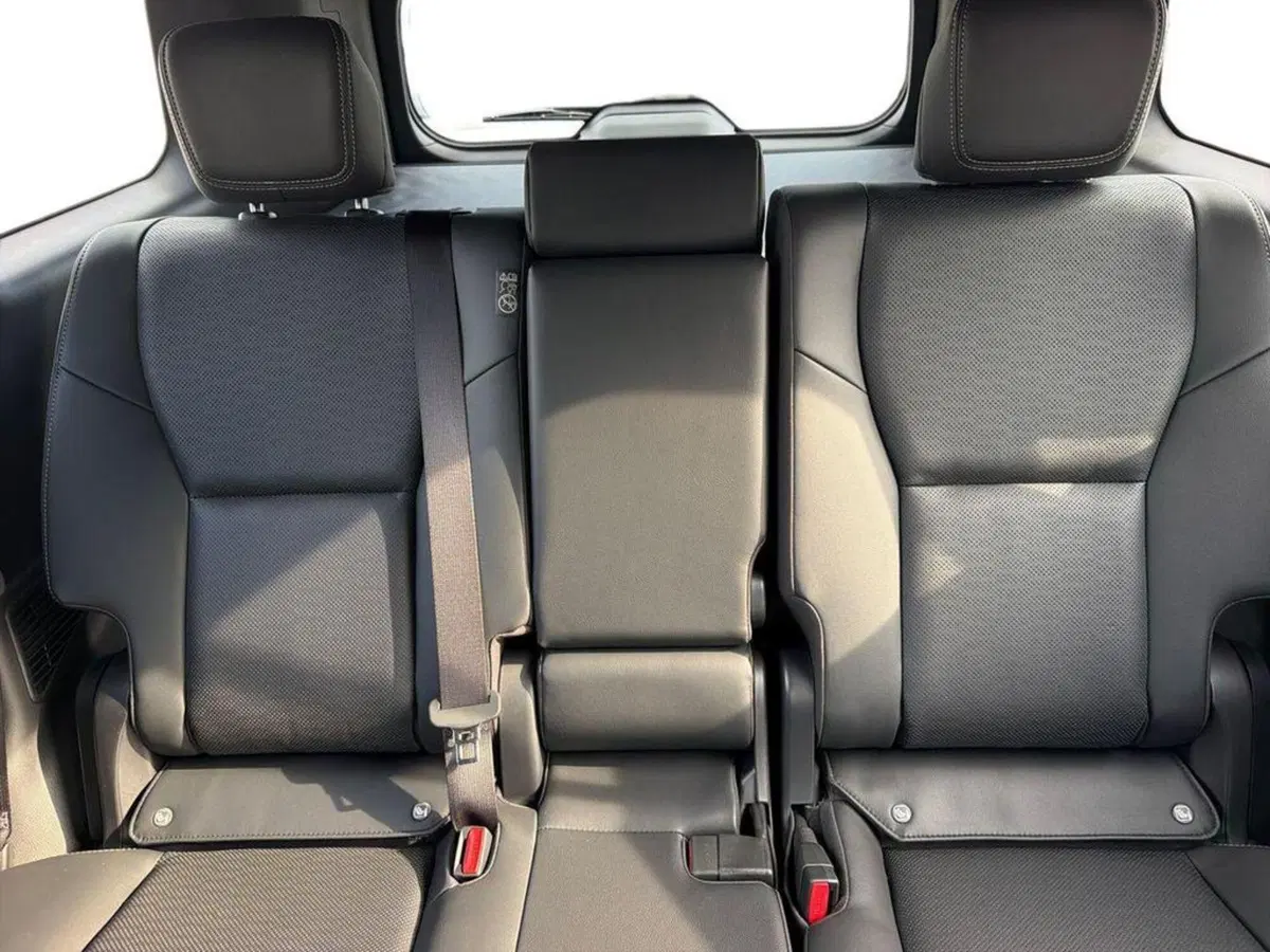 Toyota Land Cruiser nuova a Vicenza (10)