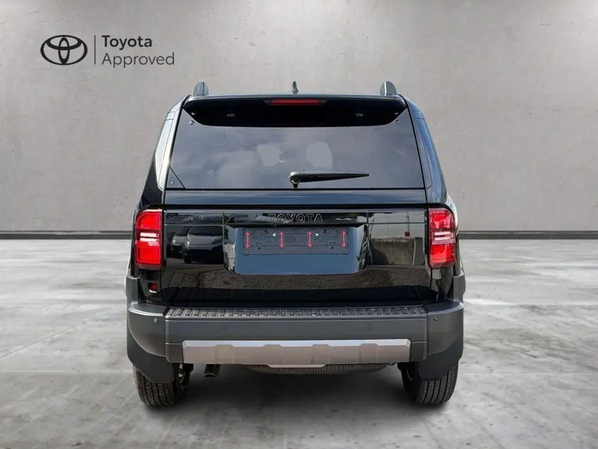 Toyota Land Cruiser nuova a Vicenza (11)