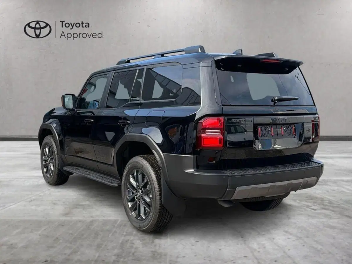 Toyota Land Cruiser nuova a Vicenza (4)