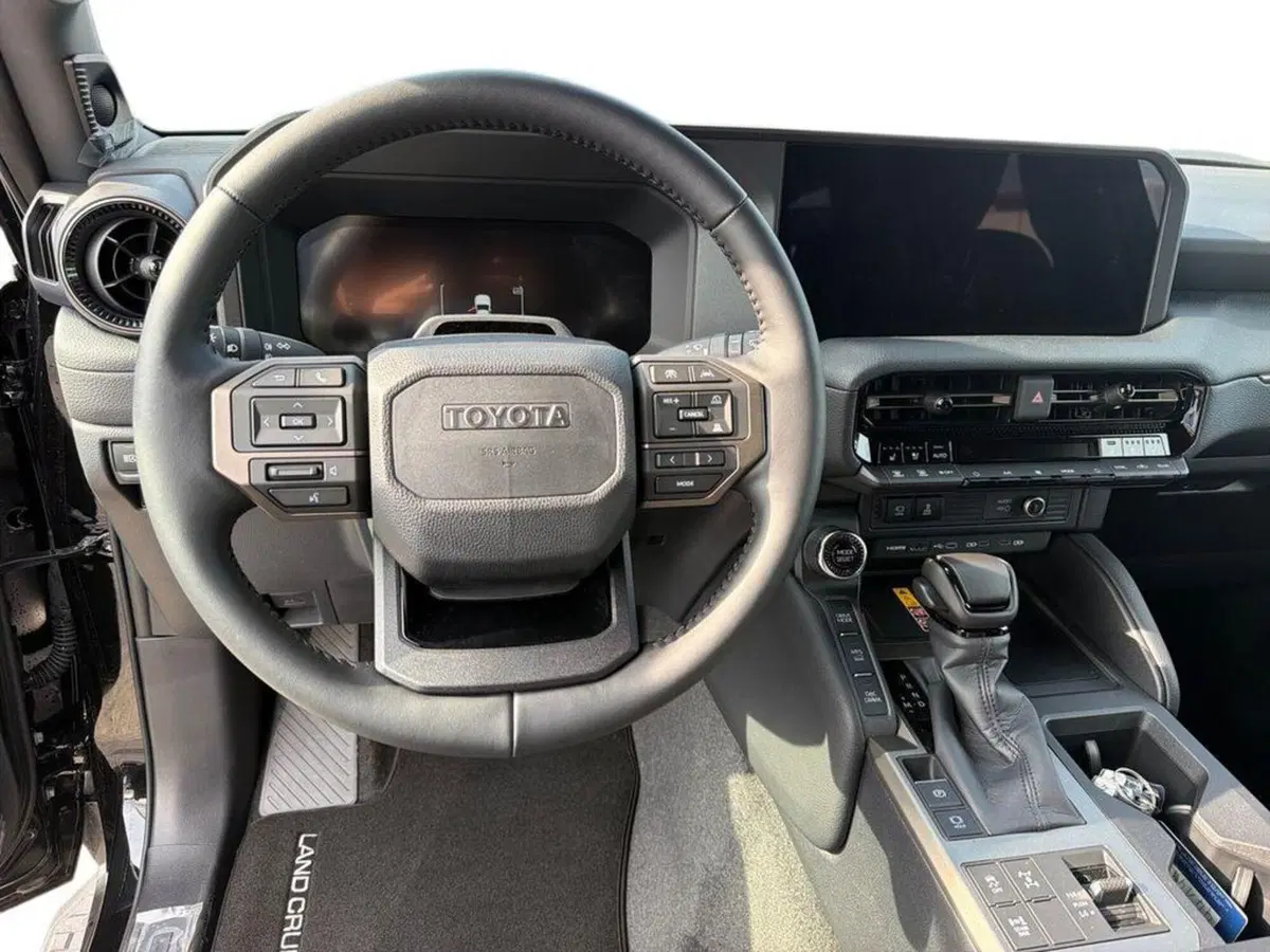Toyota Land Cruiser nuova a Vicenza (7)