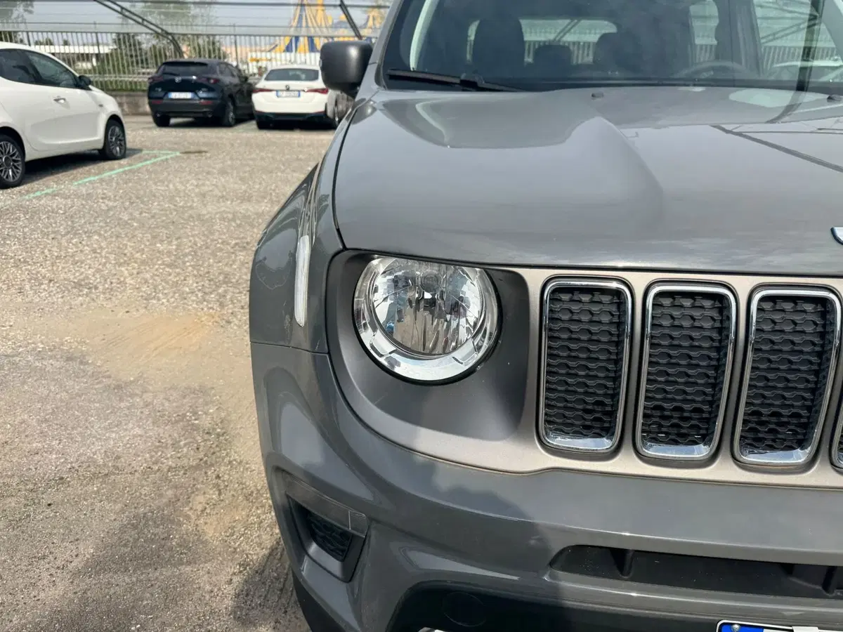 Jeep Renegade nuova a Monza e Brianza (19)