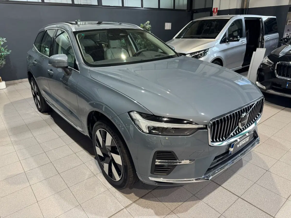 Volvo XC60 nuova a Monza e Brianza (19)