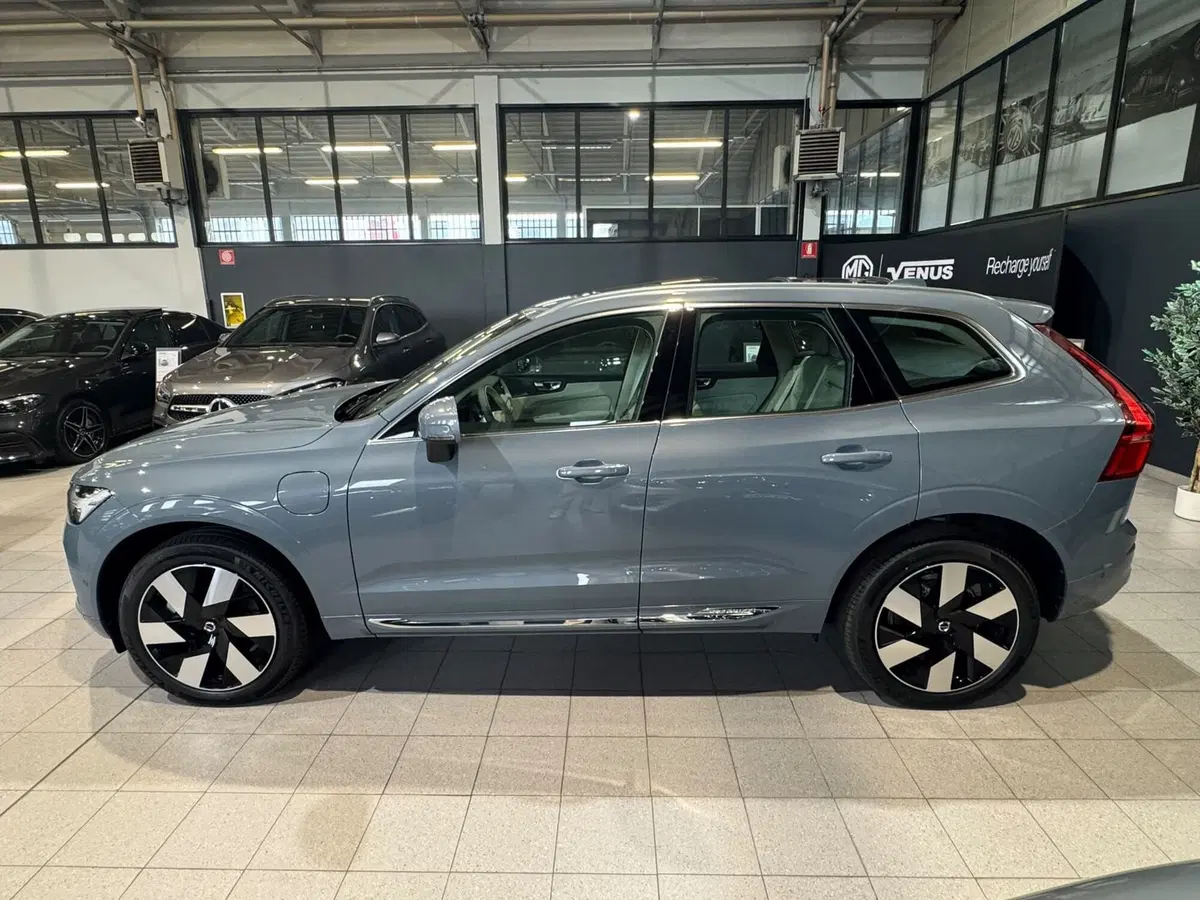 Volvo XC60 nuova a Monza e Brianza (4)