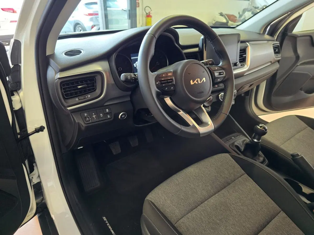 Kia Stonic usata a Rimini (9)