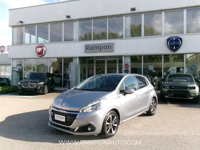 Peugeot 208 82 Stop&Start 5 porte Allure del 2019 usata a San Dona' Di Piave