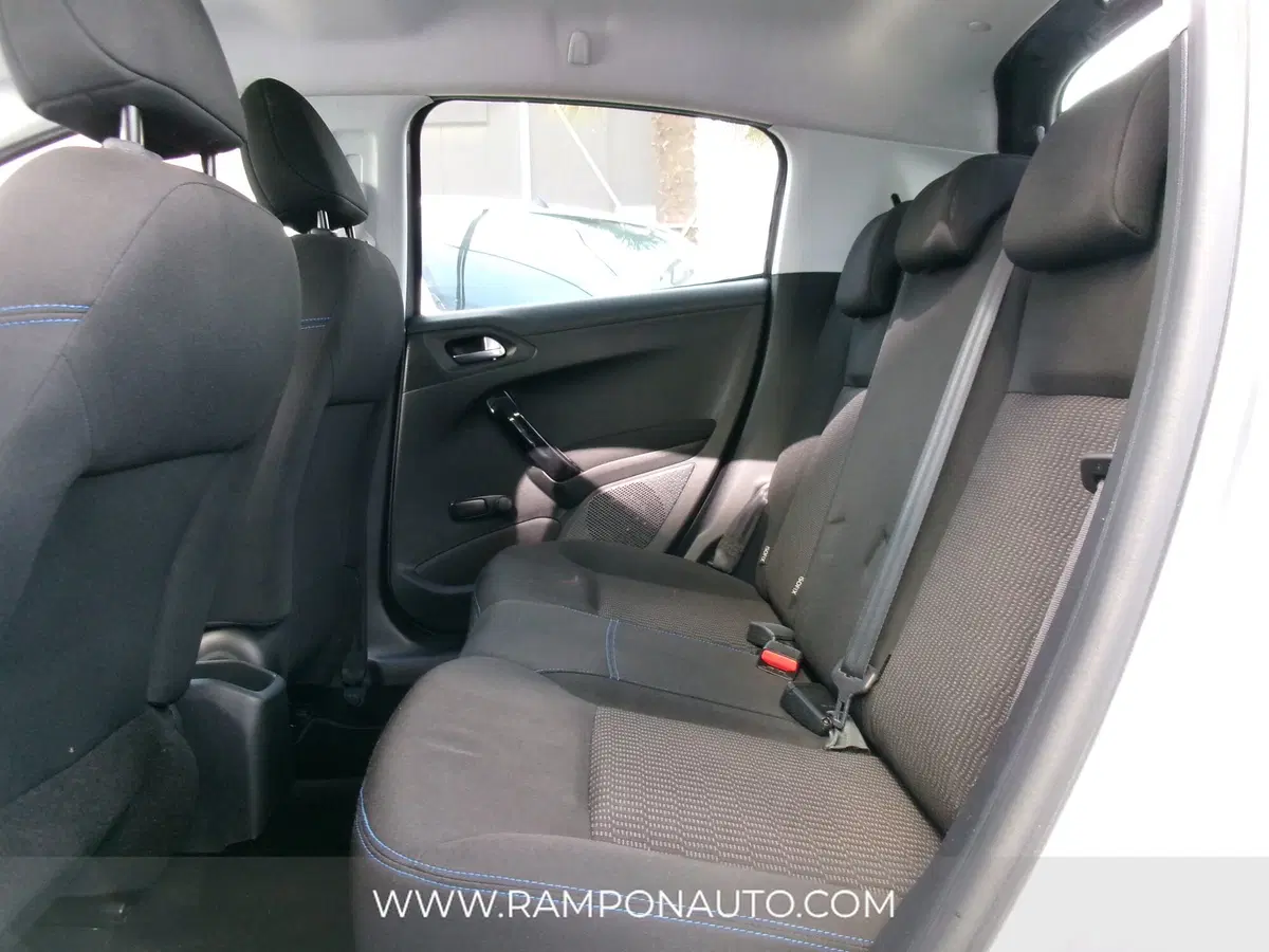 Peugeot 208 usata a Venezia (12)