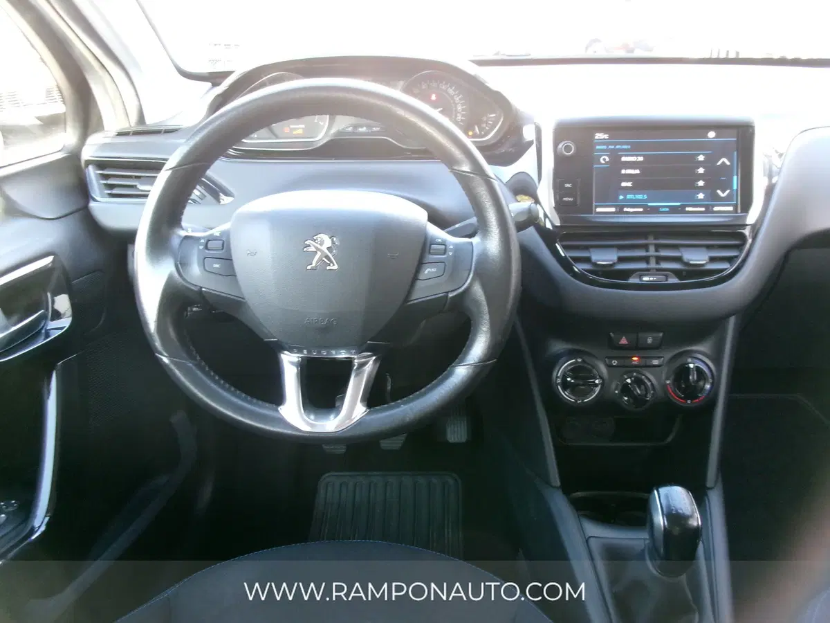 Peugeot 208 usata a Venezia (13)