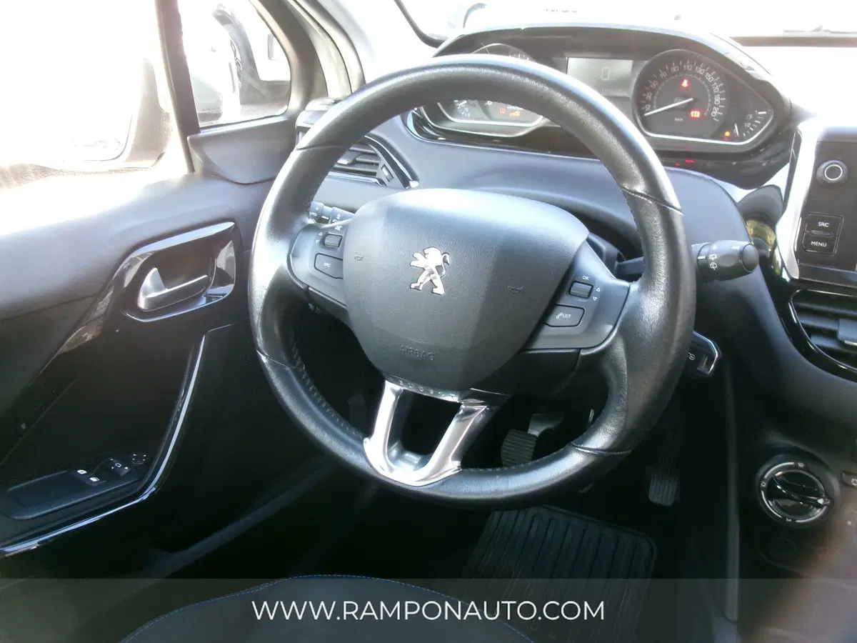 Peugeot 208 usata a Venezia (18)