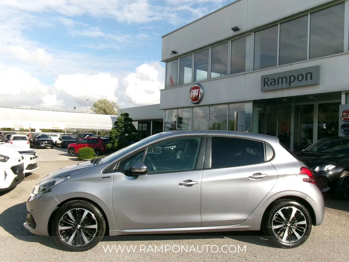 Peugeot 208 usata a Venezia (2)