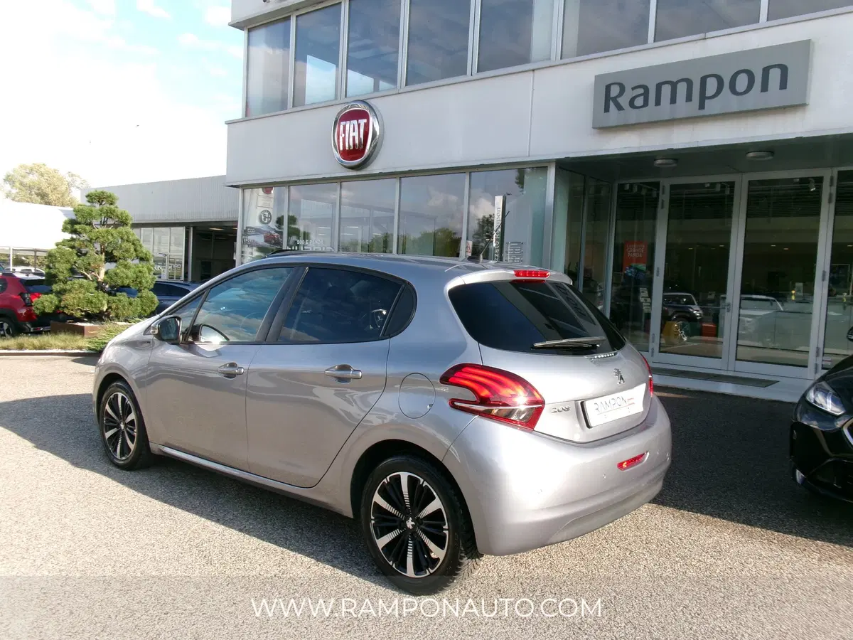 Peugeot 208 usata a Venezia (4)